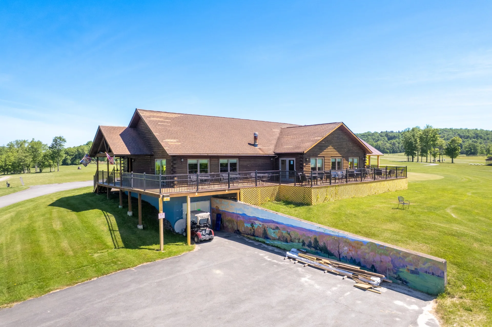 French Woods clubhouse and wraparound deck for events